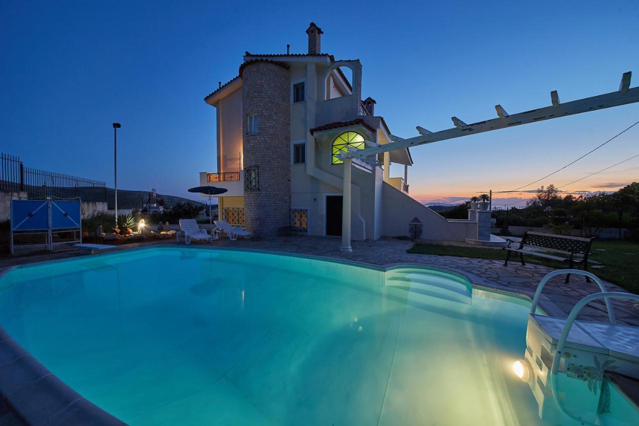 Villa Konstadina With Swimming Pool Kalivia Thorikou Екстериор снимка