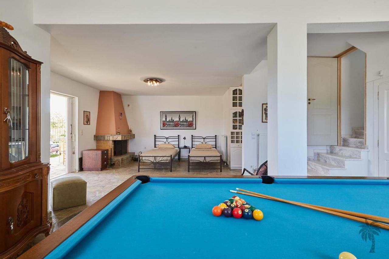 Villa Konstadina With Swimming Pool Kalivia Thorikou Екстериор снимка